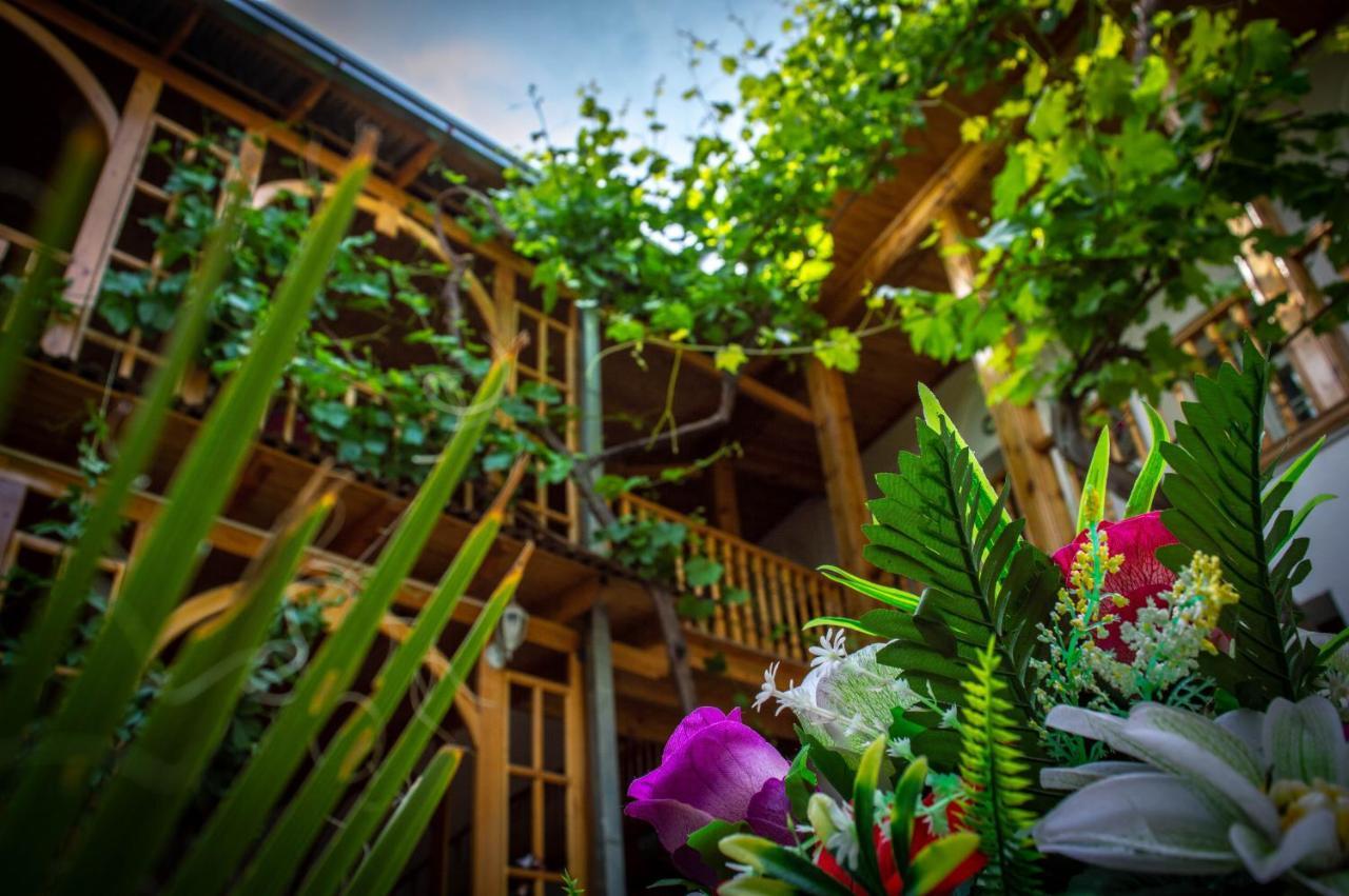 Jahongir Bed and Breakfast Samarkand Exteriör bild